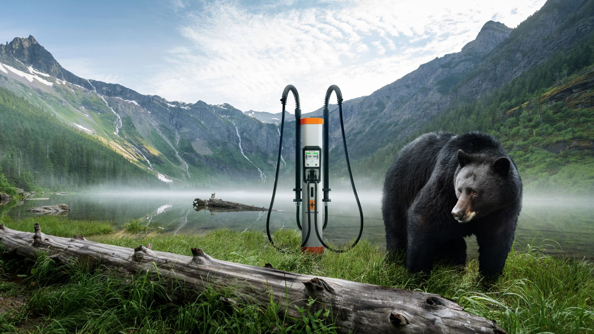 Image of the sustainable Kempower Satellite in the mountains with a bear nearby