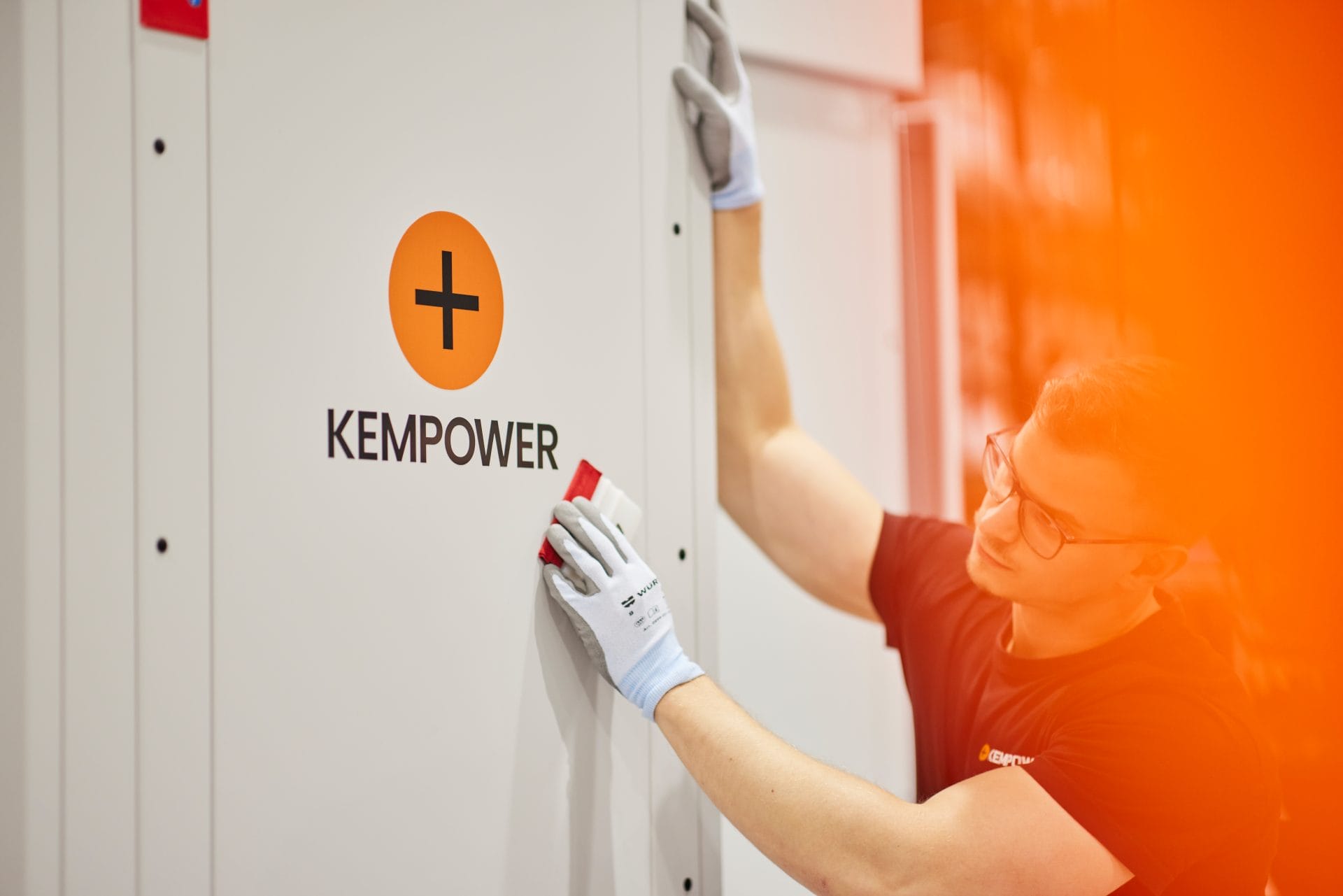Image of Kempower factory worker